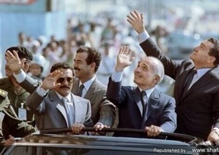 تصویری دیده نشده از قدم زدن ملک حسین با صدام در سال 69