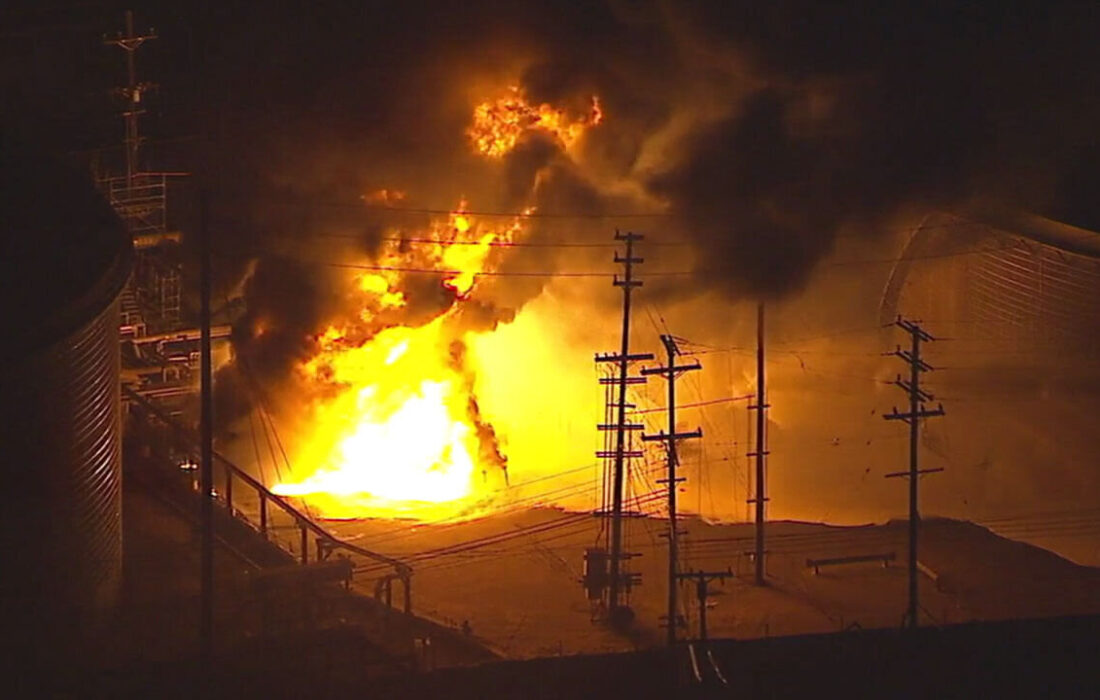 آتش‌سوزی مهیب پالایشگاه شورون در آمریکا را درنوردید