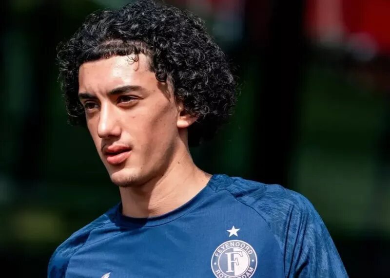 چه کسی اولین ایرانی تاریخ تیم ملی هلند است؟