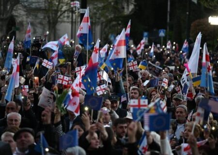 آشوب در گرجستان؛ یورش معترضان به مقر ریاست‌جمهوری