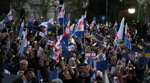 آشوب در گرجستان؛ یورش معترضان به مقر ریاستجمهوری