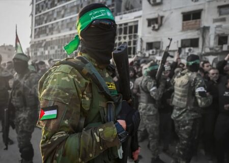 وال استریت‌ژورنال فاش کرد: اختلاف حماس بر سر خلع سلاح؛ دوگانگی نظر شاخه نظامی و سیاسی