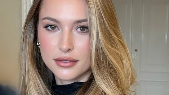 عکس جنجالی دختر استیو جابز، غوغایی در اینترنت به پا کرد