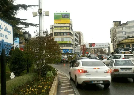 ساختمان ۲۱ طبقه تجریش، معلق در آسمان تهران