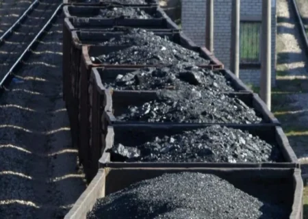 قیمت زغال سنگ کک آسیایی در پی افزایش تقاضا تثبیت شد