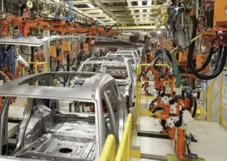 تداوم زیان‌دهی خودروسازان؛ زیان انباشته ۲۵۵ همت شد