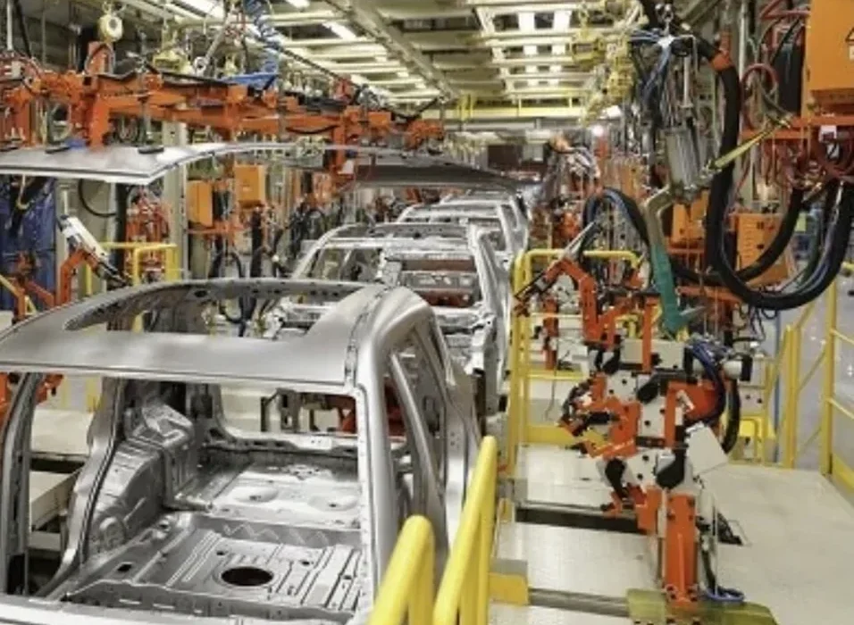 تداوم زیاندهی خودروسازان؛ زیان انباشته ۲۵۵ همت شد