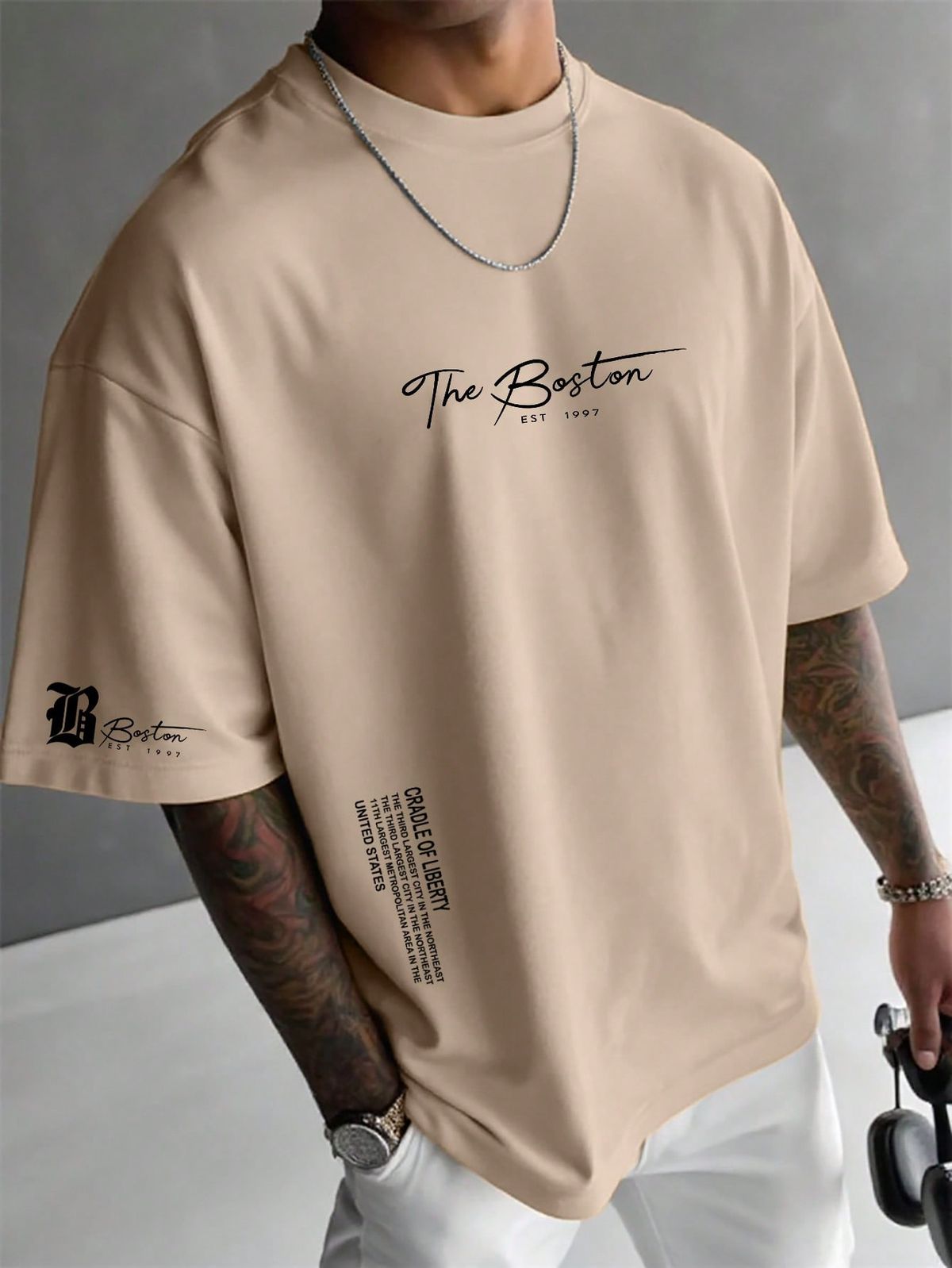 راهنمای جامع تیشرت مردانه: از انواع مدلها تا نحوه استایلبندی برای هر فرم بدن