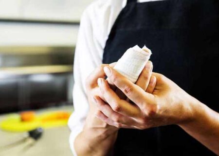 تعبیر خواب بریدن دست: رمزگشایی از نمادهای ناخودآگاه