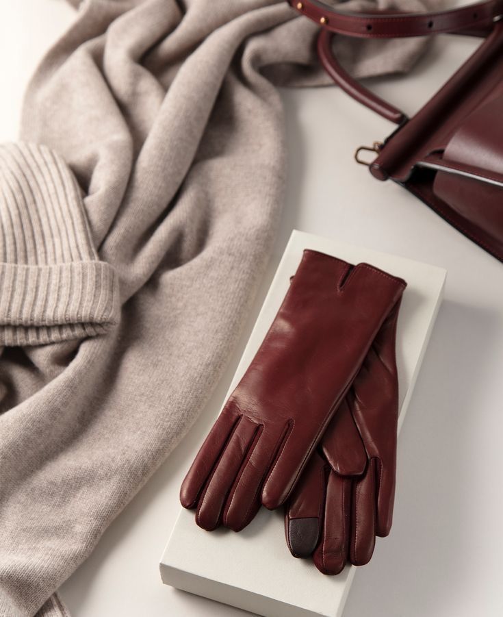 راهنمای جامع خرید و انتخاب دستکش: از گرمایش تا استایل و محافظت 🧤