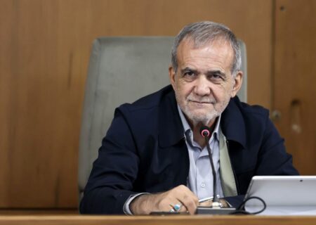 انتقاد تند پزشکیان از وضعیت موجود در جمع بازرگانان