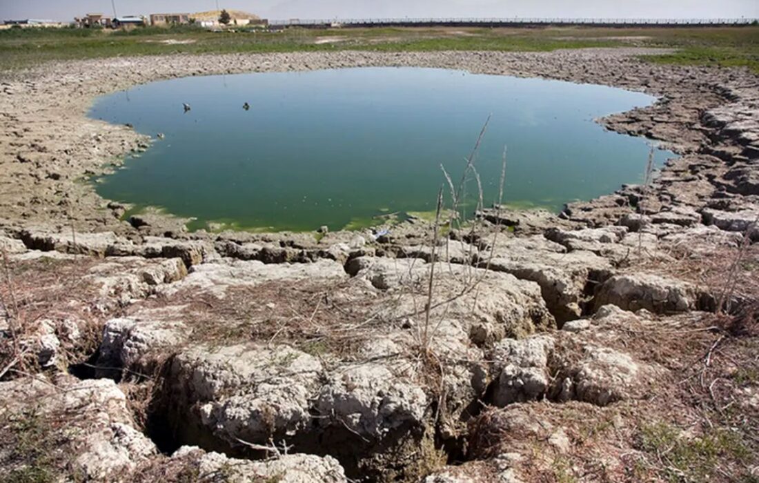 سراب نیلوفر به خشکی کامل رسید