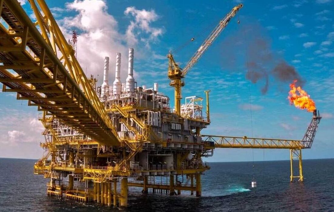 چه کشوری پس از فعالسازی مکانیسم ماشه، نفت ایران را میخرد؟