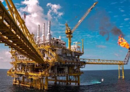 چه کشوری پس از فعال‌سازی مکانیسم ماشه، نفت ایران را می‌خرد؟