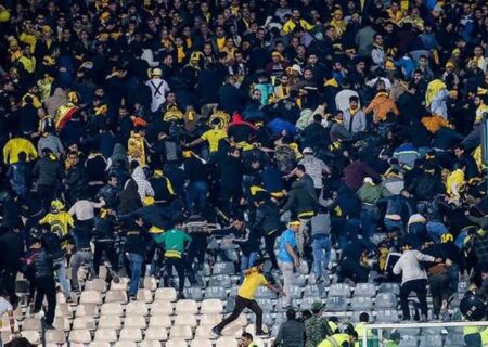 چرا حرمت تماشاگران فوتبال این‌قدر شکسته می‌شود؟