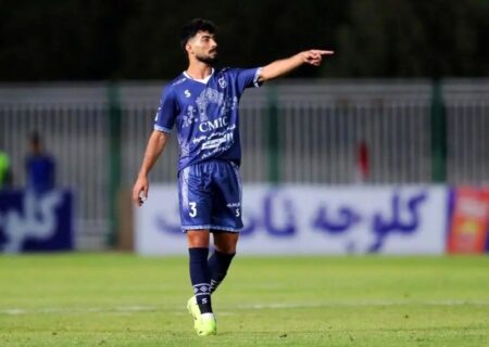 ژست خبرساز مدافع پیشین تراکتور مقابل استقلال!