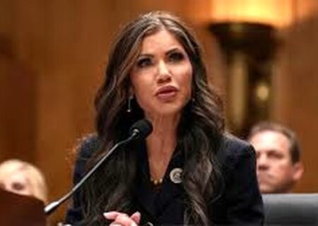 ممانعت از ورود وزیر امنیت داخلی آمریکا به سرویس بهداشتی