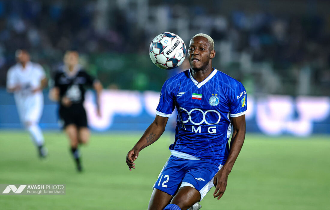 شاهرخ بیانی: موسی جنپو فوتبالیست نیست!