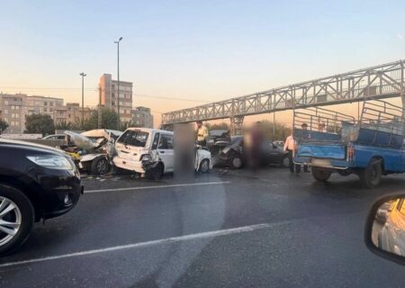 اتوبان آزادگان در پی تصادف زنجیره‌ای قفل شد