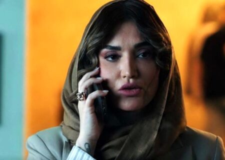 تصویر سلفی پربازدید سحر دولتشاهی در کنار تارایِ سریال «شغال»