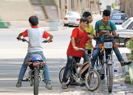 صدور گواهینامه موتور سیکلت برای نوجوانان 16 ساله: اقدامی پرخطر یا سودمند؟