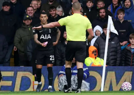 حاشیه جدید برای ستاره تاتنهام؛ سیگار کشیدن در زمین فوتبال!