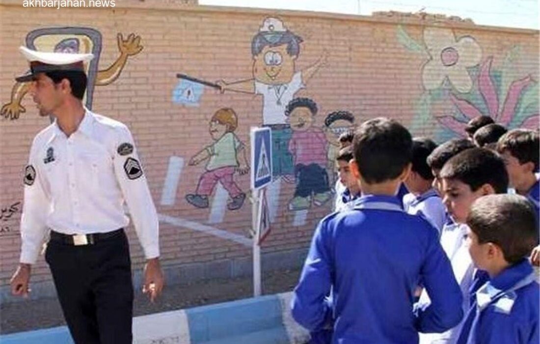 پلیس وارد ماجرای نزاع دو کودک در یک کوچه شد!