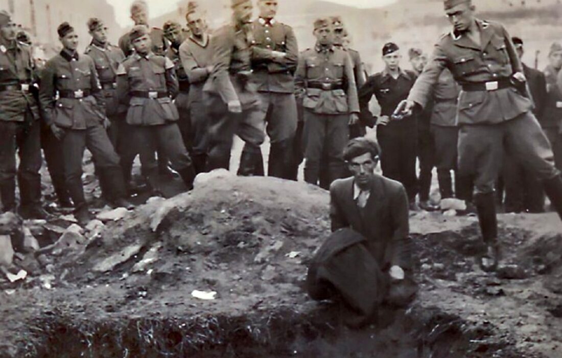 شناسایی عامل نازی حاضر در عکس معروف جنایات هولوکاست توسط یک مورخ