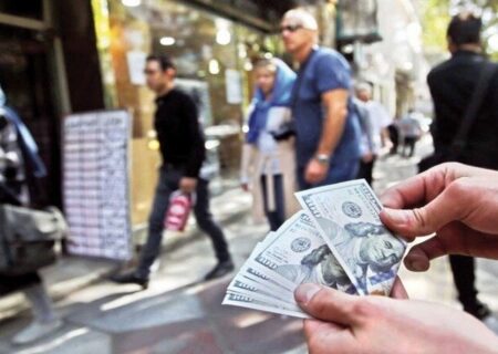 تذکر سپاه پاسداران به وزیر اقتصاد پیرامون نحوه مدیریت بازار ارز