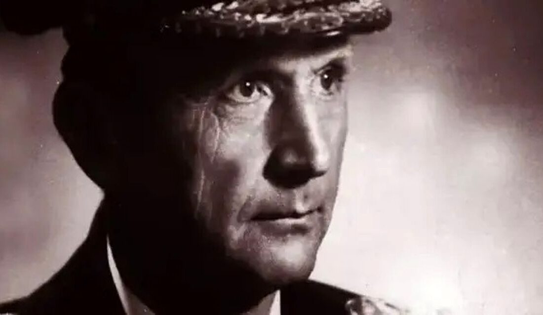 هیتلر چه کسی را برای جانشینی خود برگزیده بود؟