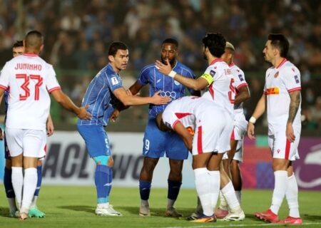 انتقاد مدافع المحرق از کیفیت نامناسب زمین ورزشگاه شهر قدس