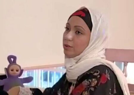 چهره متفاوت ژینوسِ «خانه به دوش» با کلاه گیس قرمز، غوغایی به پا کرد!