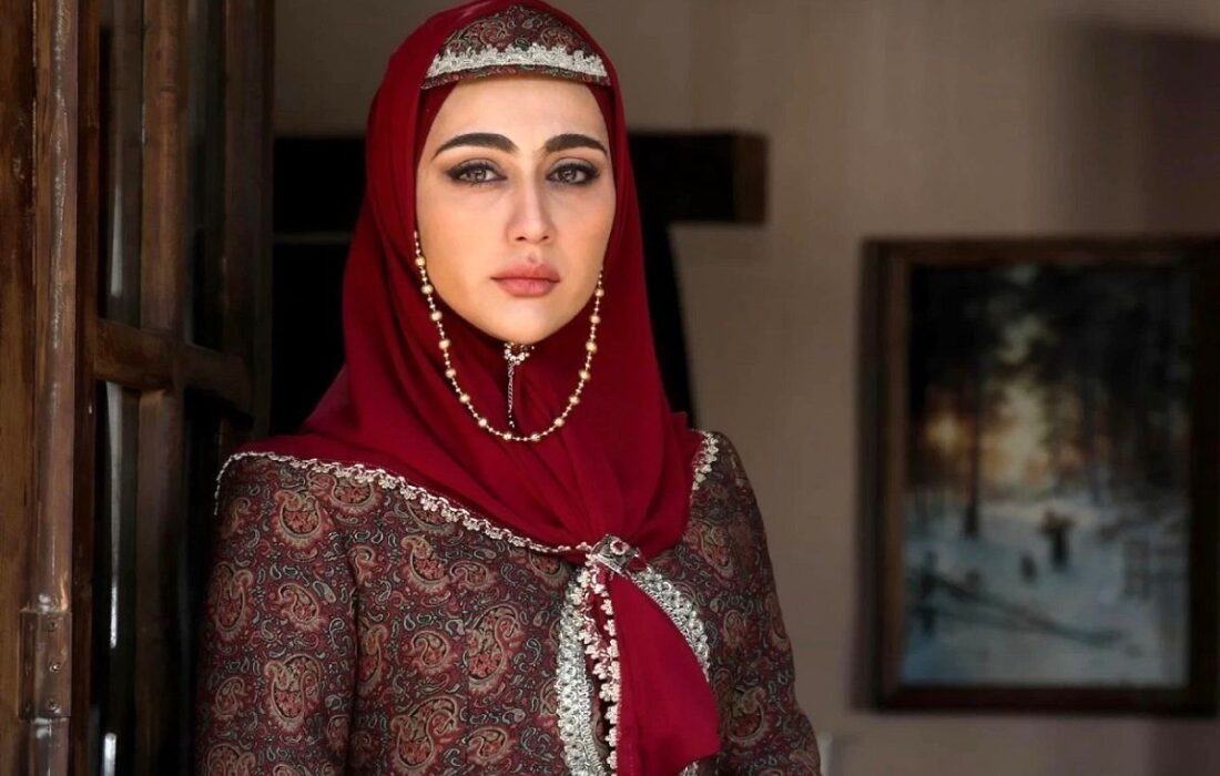 تصاویر جذاب از استایل پاییزی بازیگر سریال گیلدخت