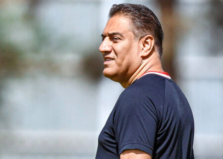 کتاب جنجالی پیروانی، دستمایه شوخی و خنده در پرسپولیس