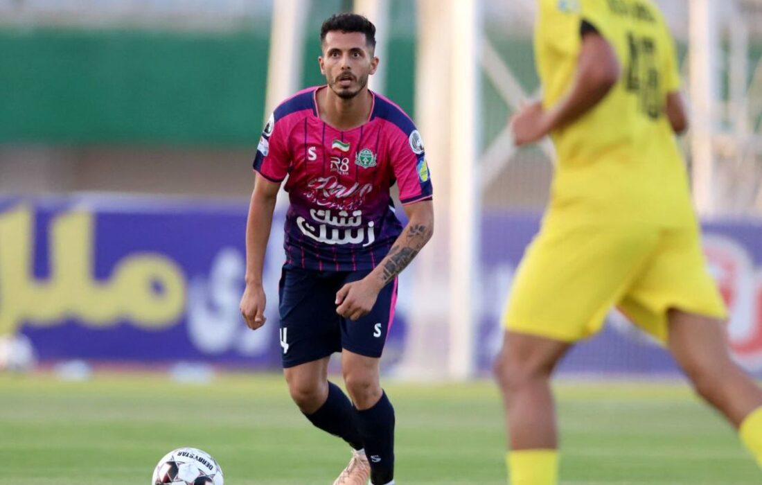 پیروزی قاطع تیم صدرنشین ایران با لباسهای صورتی در یک بازی تماشایی