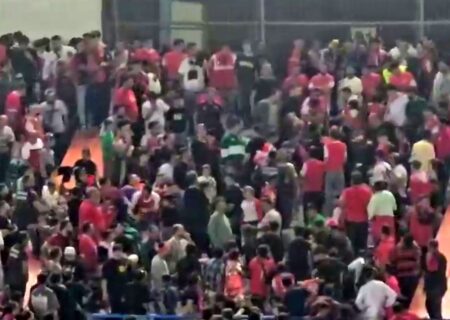 ضرب و شتم طرفداران؛ درگیری فیزیکی لیدرهای حامی درویش!