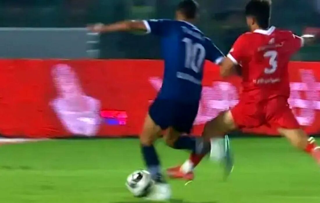 آیا داور پنالتی گل‌گهر مقابل پرسپولیس را نادیده گرفت؟