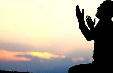 تعبیر خواب دعا کردن: دریچه‌ای به عالم درون و پیام‌های ناخودآگاه