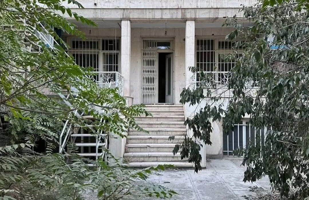 معماری چشم نواز این خانه متعلق به دوره پهلوی، ترکیبی از اصالت و زیبایی