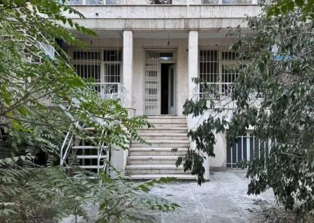 معماری چشم نواز این خانه متعلق به دوره پهلوی، ترکیبی از اصالت و زیبایی