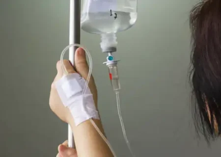 تعبیر خواب سرم: نمادی از شفا، نیاز و بهبود