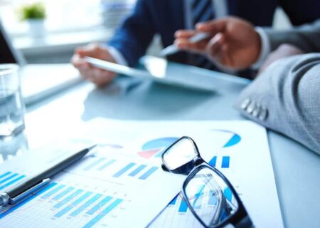 مشاوره مالیاتی: راهنمای جامع برای عبور از پیچ‌وخم‌های قوانین