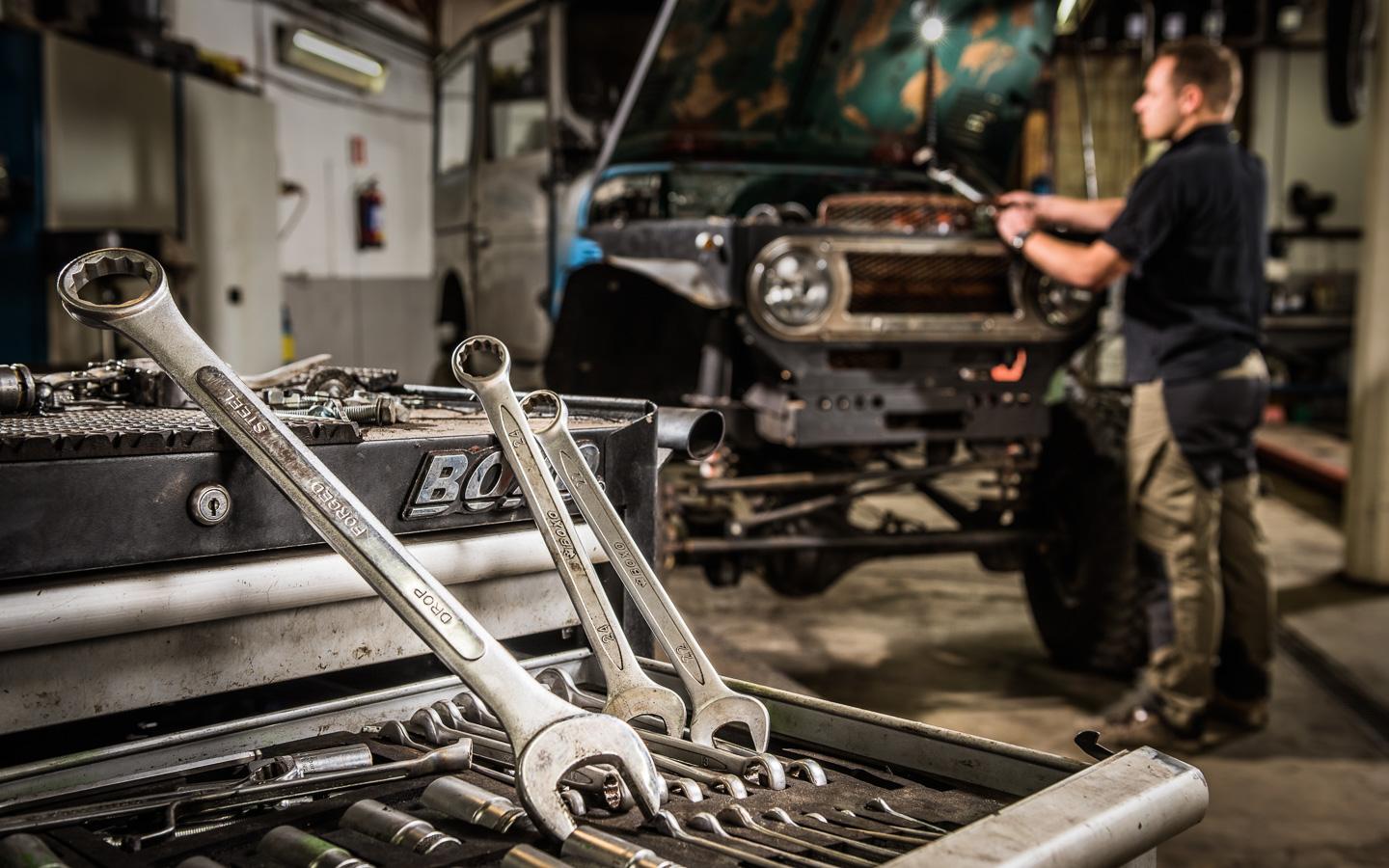 تعمیرگاه خودرو