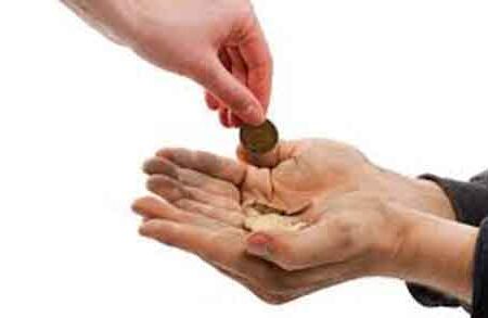 تعبیر خواب کمک به فقیر: نشانه‌ای از بخشش یا نیازی درونی؟