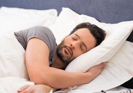 تعبیر خواب صحبت با مرده: رمزگشایی از پیام‌های جهان ناپیدا