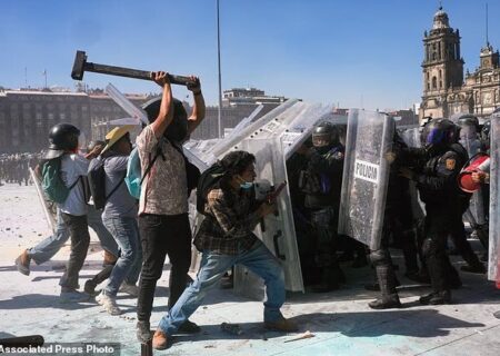 تظاهرات میلیونی «نسل زد» مکزیک را لرزاند