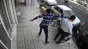 گفت‌وگو با موبایل‌قاپ مسلحِ پایتخت