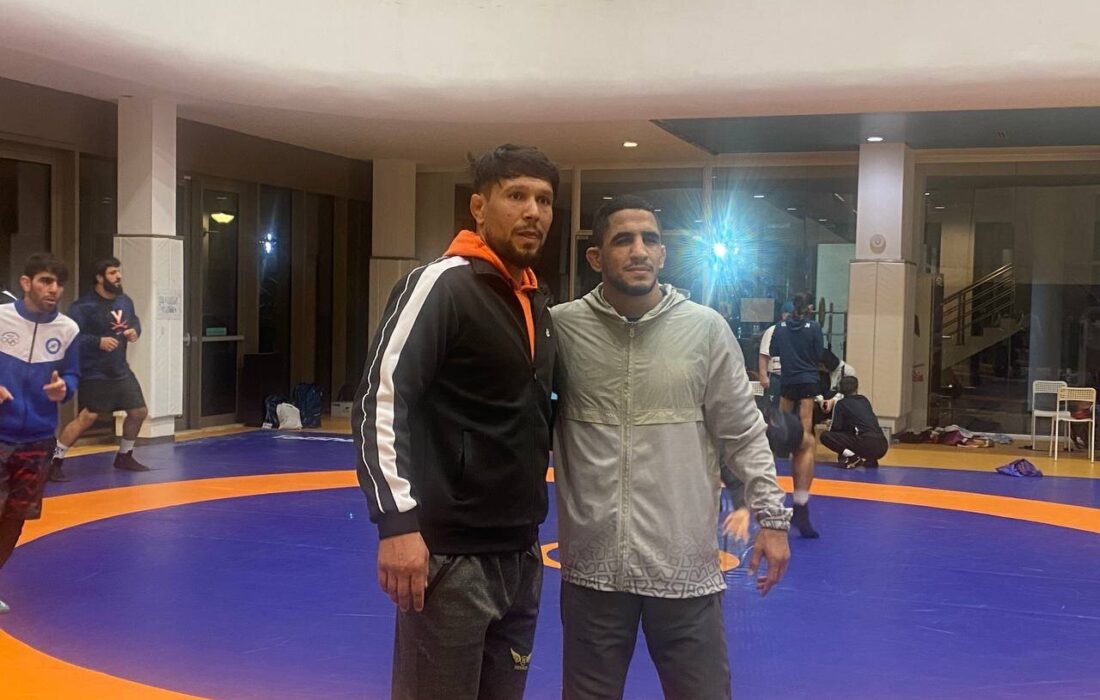 صف انتظار برای عکس با دو ستاره کشتی ایران در ریاض!