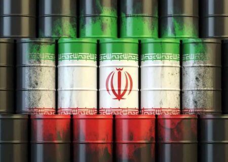 اوپک: قیمت نفت ایران ۵ دلار کاهش یافت