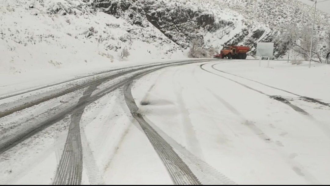 فیروزکوه نخستین برف پاییزی را تجربه کرد